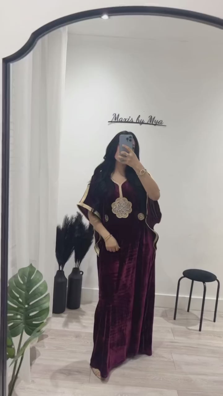 Batwing Velvet Gandora